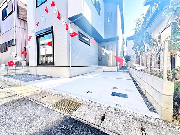 駐車場ももちろん完備しておりますのでお車所有の方にも心強いです。