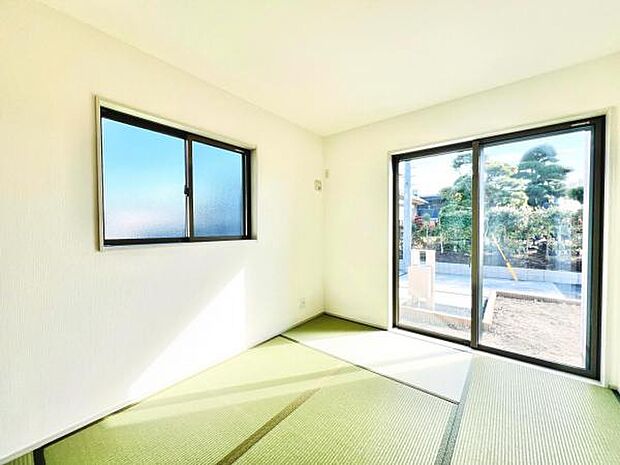 和室スペースです。畳のお部屋は寛げる空間ですね。