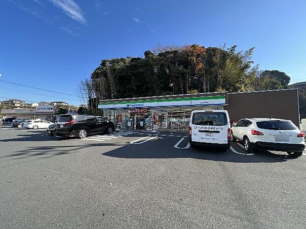 ファミリーマート 袖ケ浦奈良輪店まで約660m(徒歩9分)