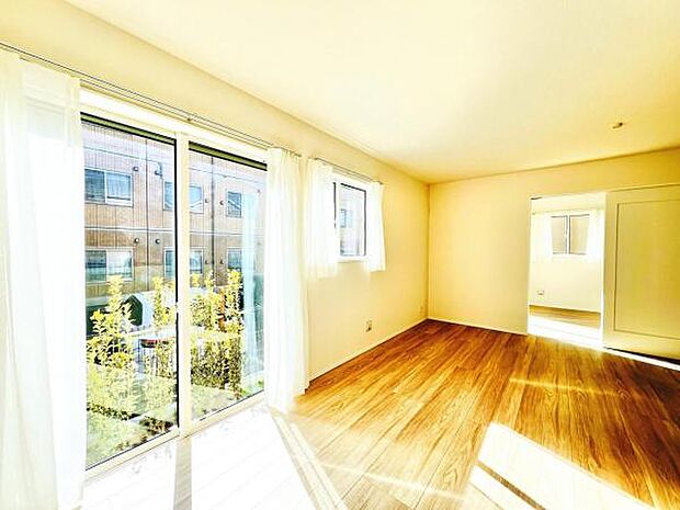 リビングダイニングになります。ご家族そろっての素敵な空間になりそうですね。