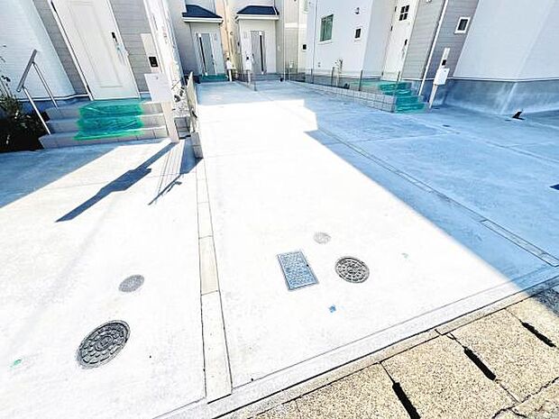 駐車場ももちろん完備しておりますのでお車所有の方にも心強いです。