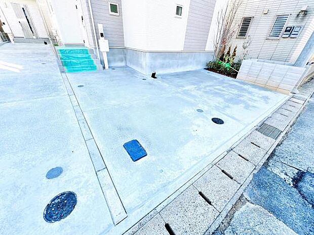 駐車場ももちろん完備しておりますのでお車所有の方にも心強いです。