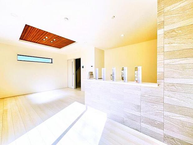 ご家族の温かい時間を演出するダイニングスペースです。