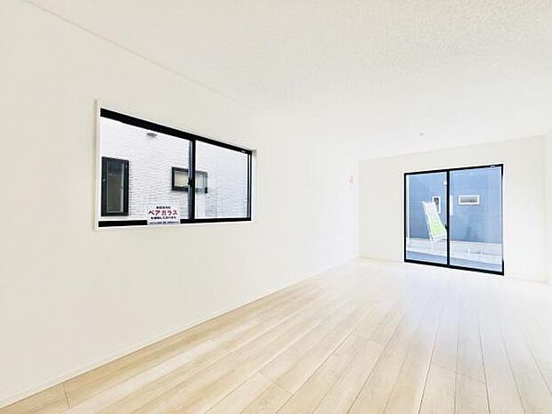 家族団らんの場所としてゆったりと居心地の良いリビングです。