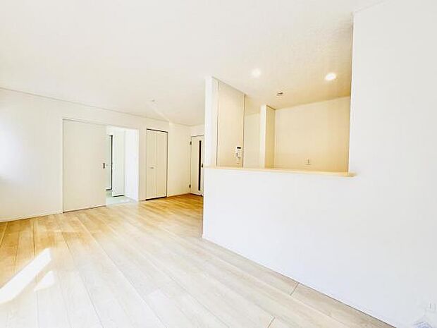 リビングダイニングになります。ご家族そろっての素敵な空間になりそうですね。