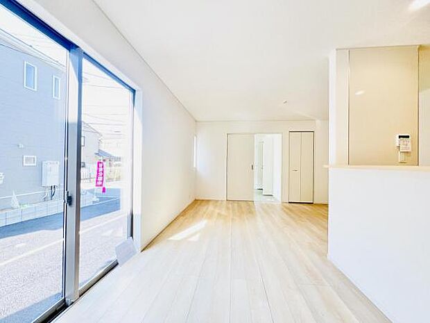 ご家族の温かい時間を演出するダイニングスペースです。