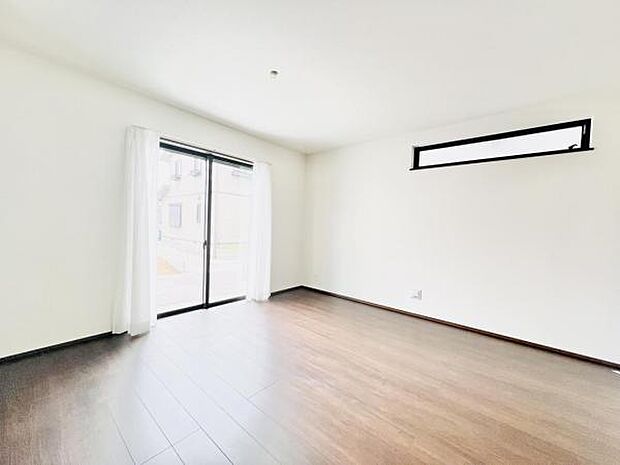 家族団らんの場所としてゆったりと居心地の良いリビングです。