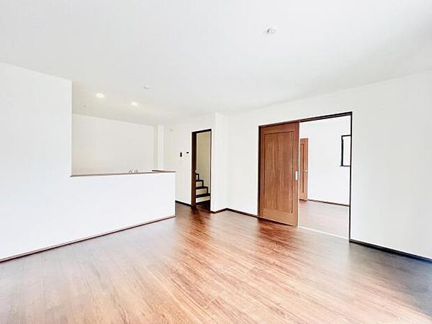 ご家族の温かい時間を演出するダイニングスペースです。