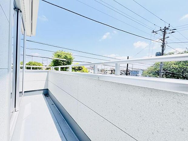 お洗濯ものを気持ち良く太陽の光で干せるのが嬉しいですね。