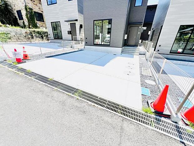 駐車場ももちろん完備しておりますのでお車所有の方にも心強いです。