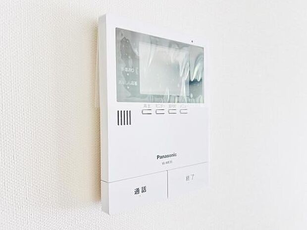 訪問者を確認できるTVモニター付きインターフォンです。