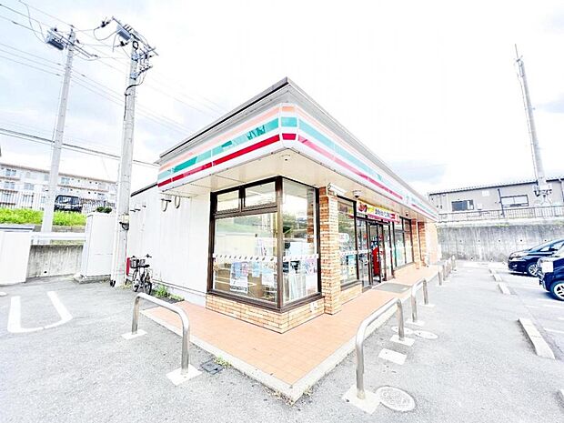 セブン-イレブン 木更津真舟店まで約370m（徒歩5分）