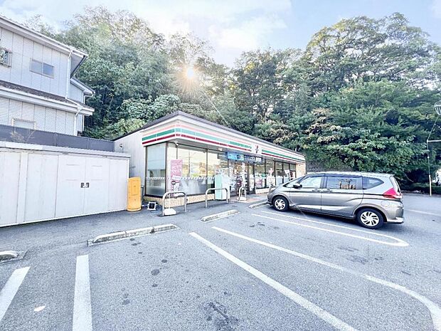 セブン-イレブン 千葉作草部町店まで約140m（徒歩2分）