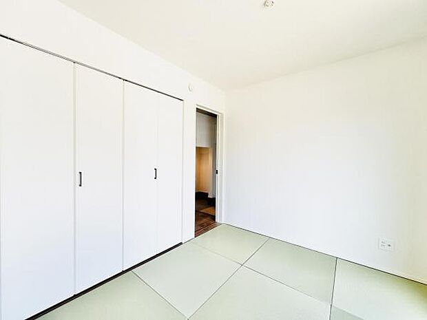 和室スペースです。畳のお部屋は寛げる空間ですね。