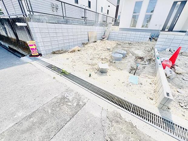 駐車場ももちろん完備しておりますのでお車所有の方にも心強いです。