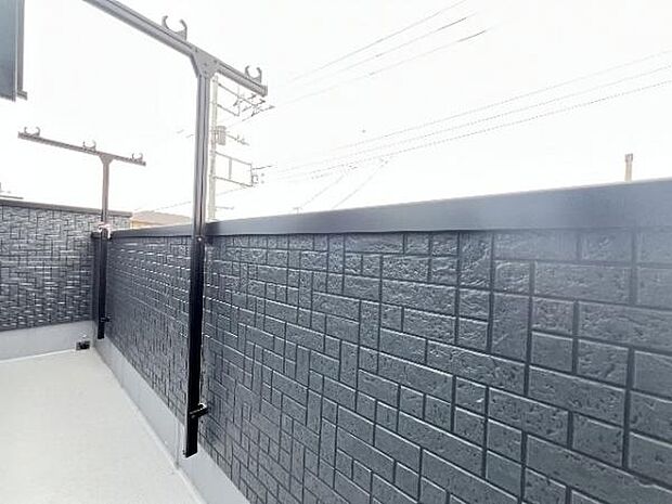 お洗濯ものを気持ち良く太陽の光で干せるのが嬉しいですね。