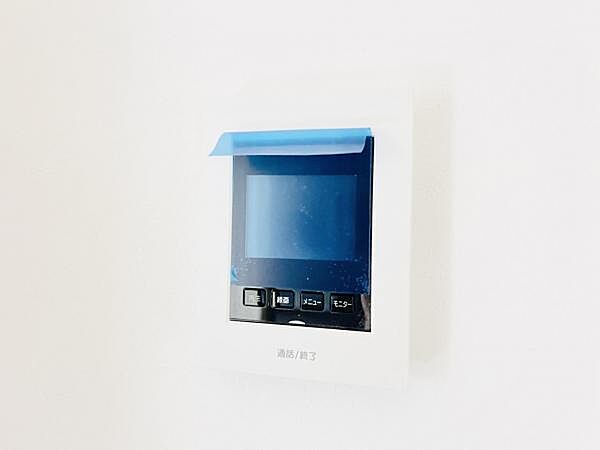 訪問者を確認できるTVモニター付きインターフォンです。