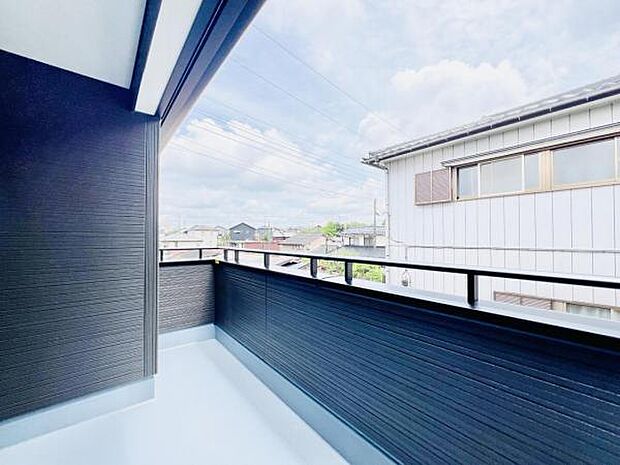お洗濯ものを気持ち良く太陽の光で干せるのが嬉しいですね。