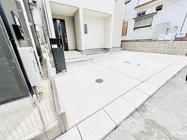 駐車場ももちろん完備しておりますのでお車所有の方にも心強いです。