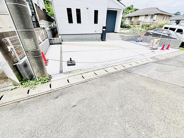 駐車場ももちろん完備しておりますのでお車所有の方にも心強いです。