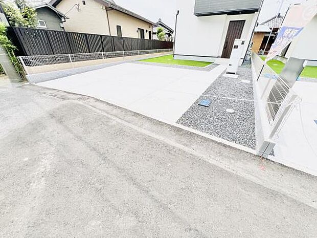 駐車場ももちろん完備しておりますのでお車所有の方にも心強いです。