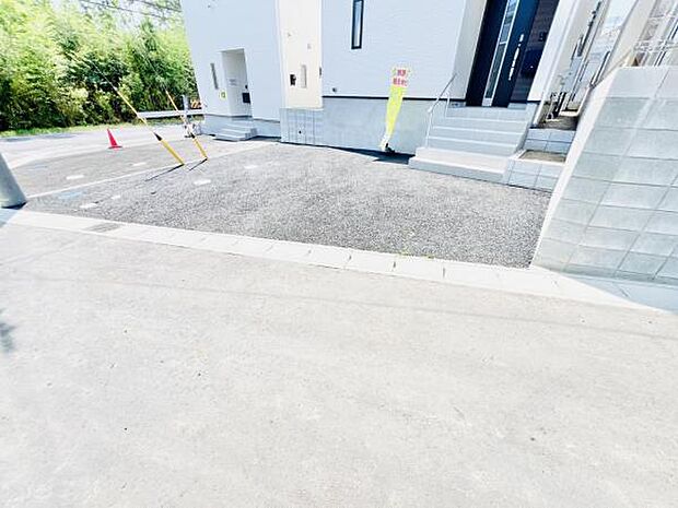 駐車場ももちろん完備しておりますのでお車所有の方にも心強いです。