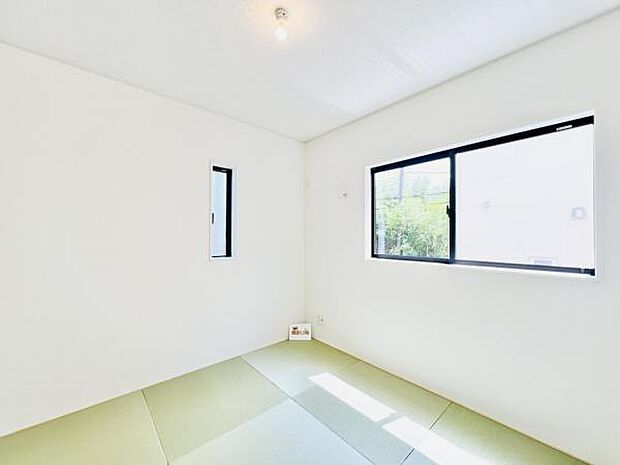 和室スペースです。畳のお部屋は寛げる空間ですね。