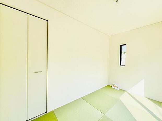 和室スペースです。畳のお部屋は寛げる空間ですね。