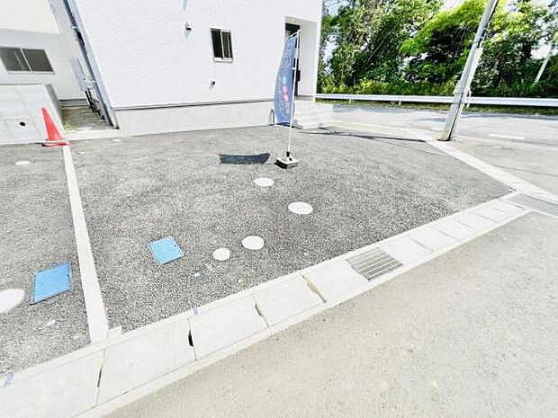 駐車場ももちろん完備しておりますのでお車所有の方にも心強いです。