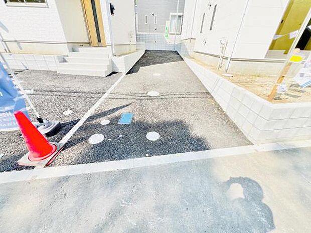 駐車場ももちろん完備しておりますのでお車所有の方にも心強いです。