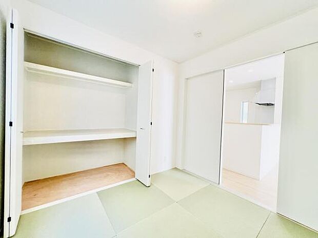 和室スペースです。畳のお部屋は寛げる空間ですね。