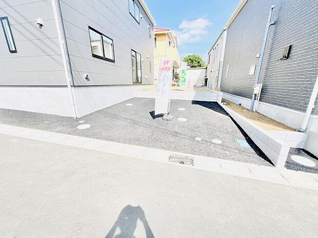 駐車場ももちろん完備しておりますのでお車所有の方にも心強いです。