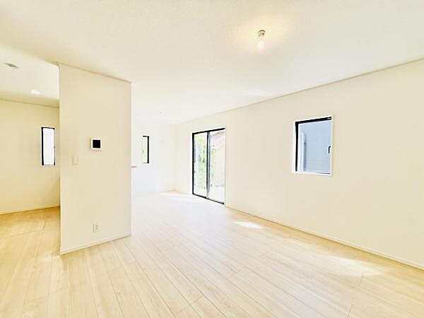 家族団らんの場所としてゆったりと居心地の良いリビングです。
