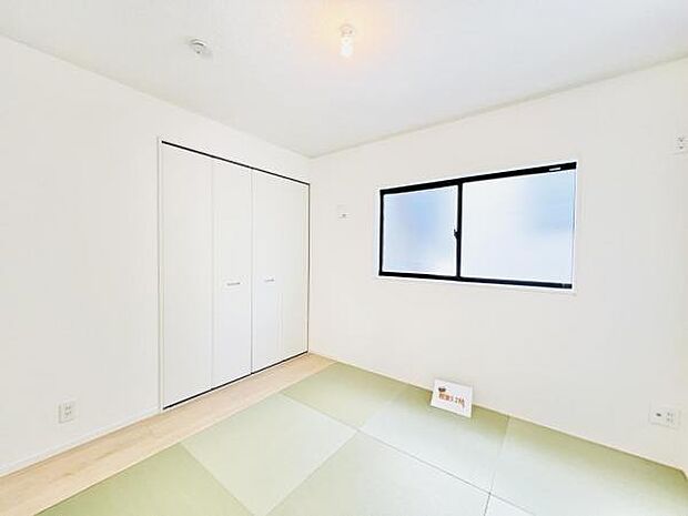 和室スペースです。畳のお部屋は寛げる空間ですね。
