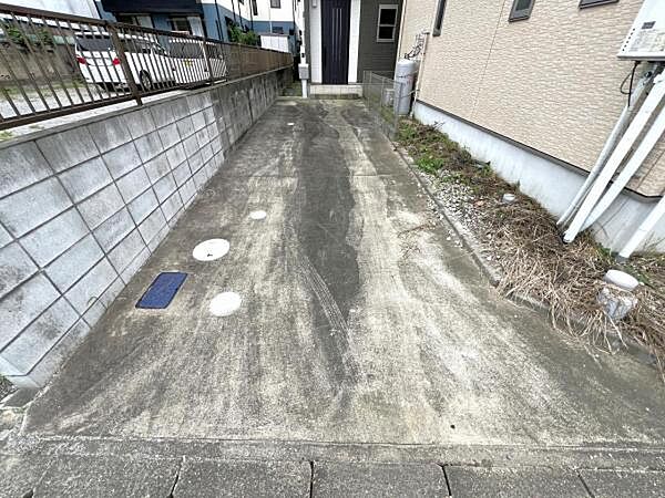 セカンドカーにも便利な駐車2台可能です。
