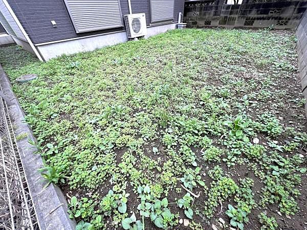 お庭スペースは、ガーデニングやお子様との外遊びなど多彩な用途でお楽しみいただけます。