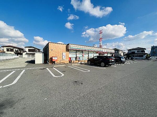 セブン-イレブン 市原若葉小学校前店まで約241m（徒歩4分）