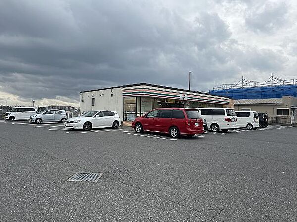 セブン-イレブン 市原辰巳台西1丁目店まで約710m（徒歩9分）