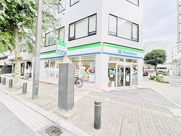 ファミリーマート 千葉新宿店まで約200m（徒歩3分）