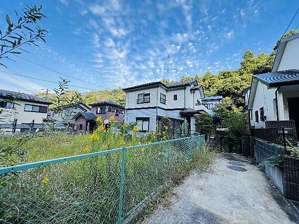 道路から奥の敷地ですので、プライバシーが守れますね。