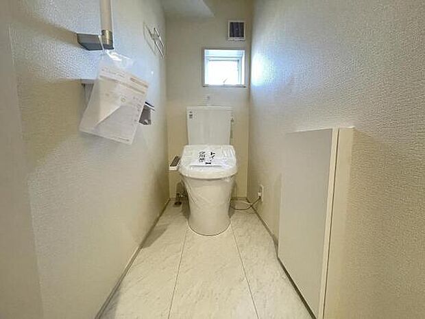 トイレは快適な温水洗浄便座です。