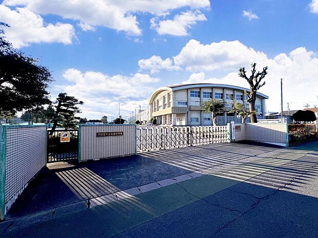 宇都宮市立雀宮中学校まで約100m（徒歩2分）