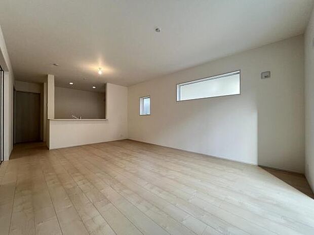 リビングダイニングになります。ご家族そろっての素敵な空間になりそうですね。