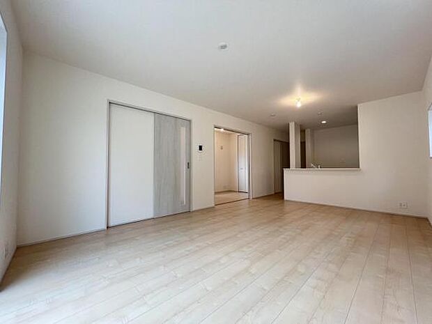 家族団らんの場所としてゆったりと居心地の良いリビングです。