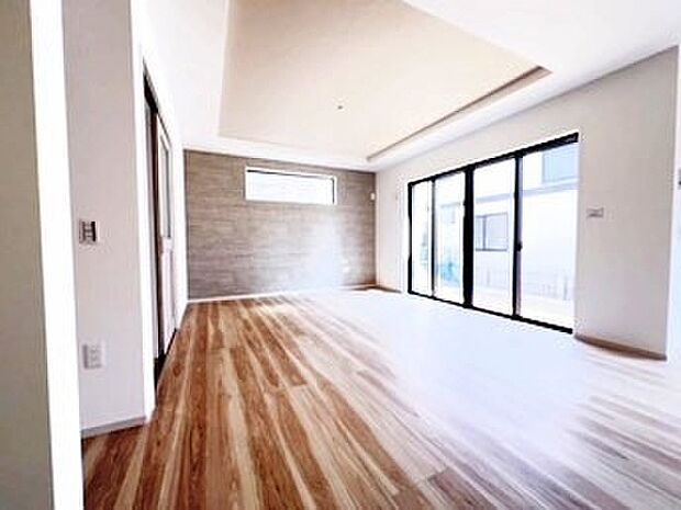 リビングダイニングになります。ご家族そろっての素敵な空間になりそうですね。