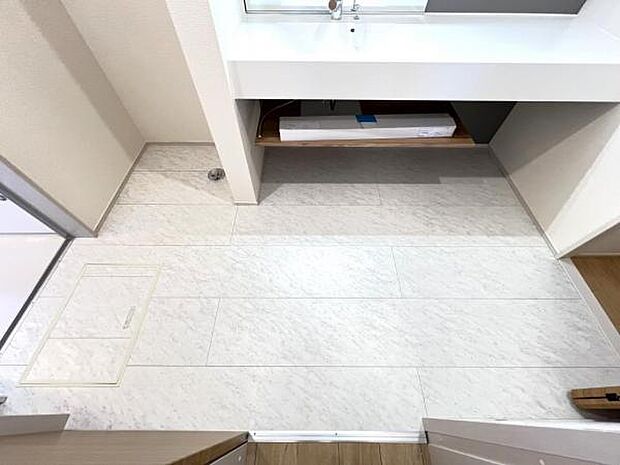 脱衣所は小さなお子様がいるご家庭にも重宝されます。