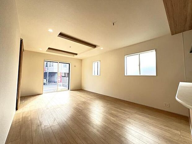 ご家族の温かい時間を演出するダイニングスペースです。