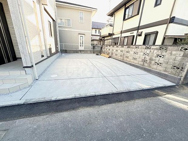 セカンドカーにも便利な駐車2台可能です。