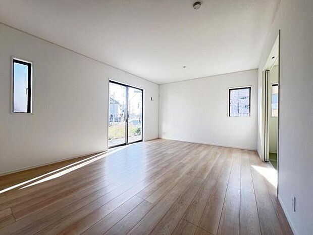 家族団らんの場所としてゆったりと居心地の良いリビングです。