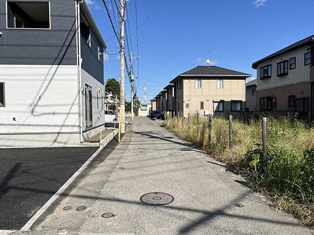 角地ですので開放感がございます。